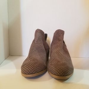 Dolcetta Shoes Size 11